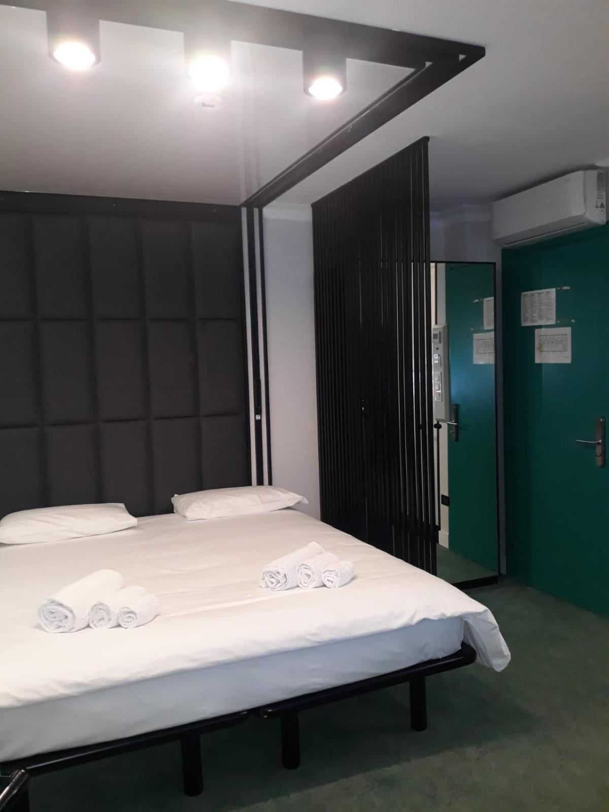 בארצ'יס Hotel Celis מראה חיצוני תמונה