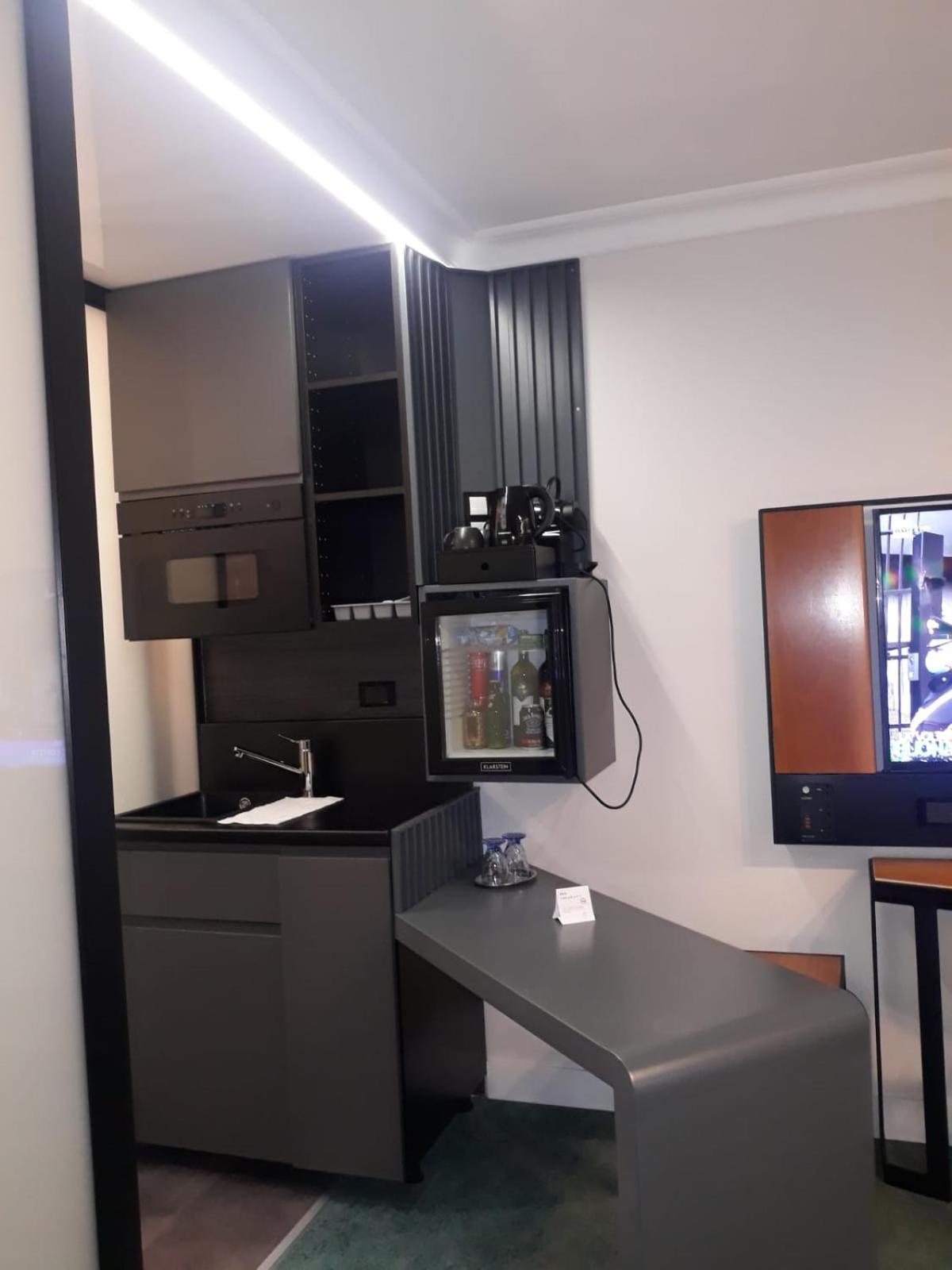 בארצ'יס Hotel Celis מראה חיצוני תמונה