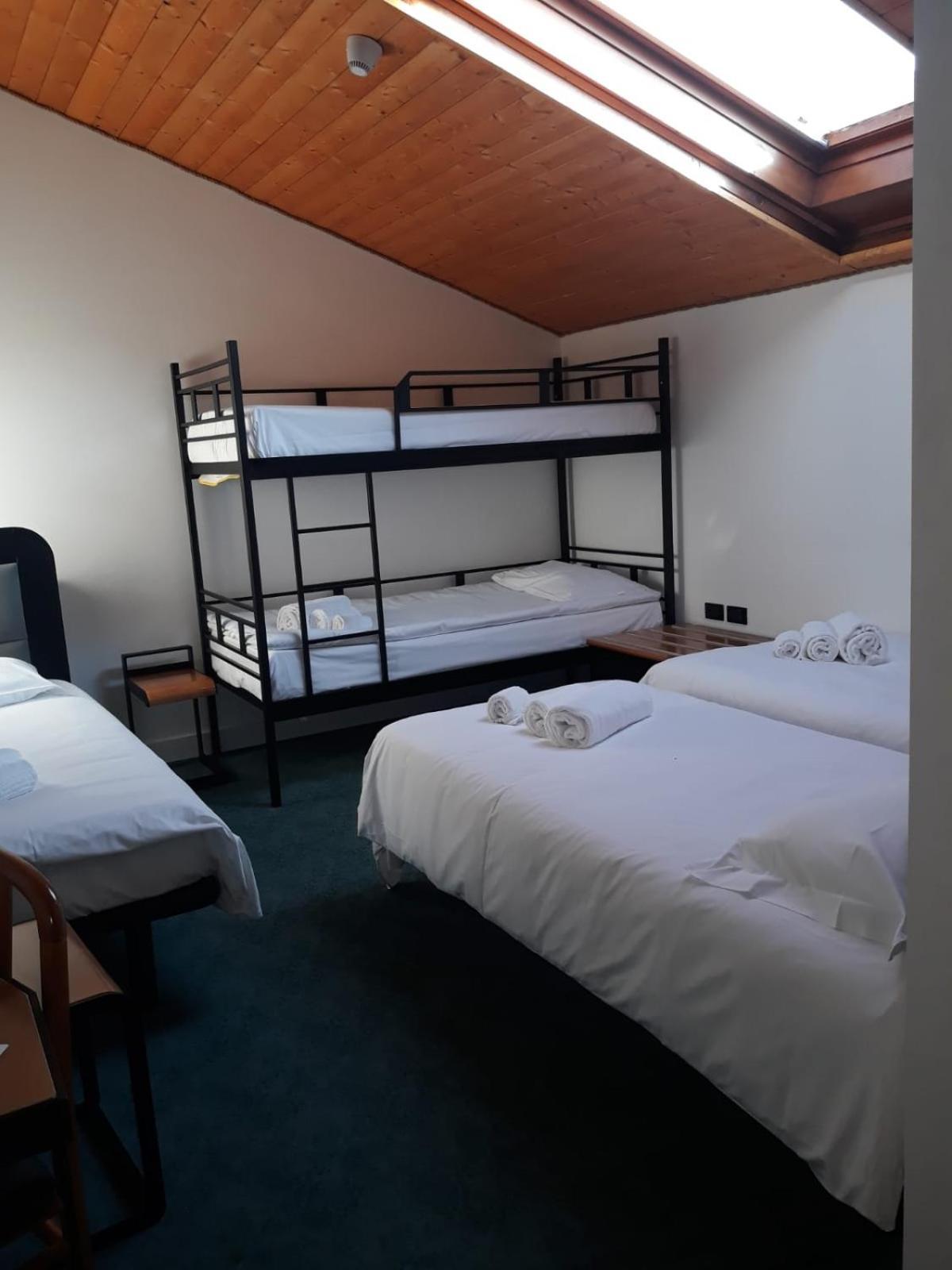 בארצ'יס Hotel Celis מראה חיצוני תמונה