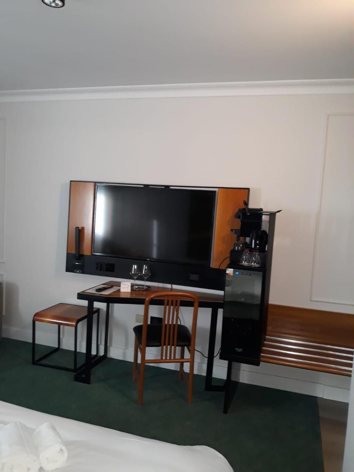 בארצ'יס Hotel Celis מראה חיצוני תמונה