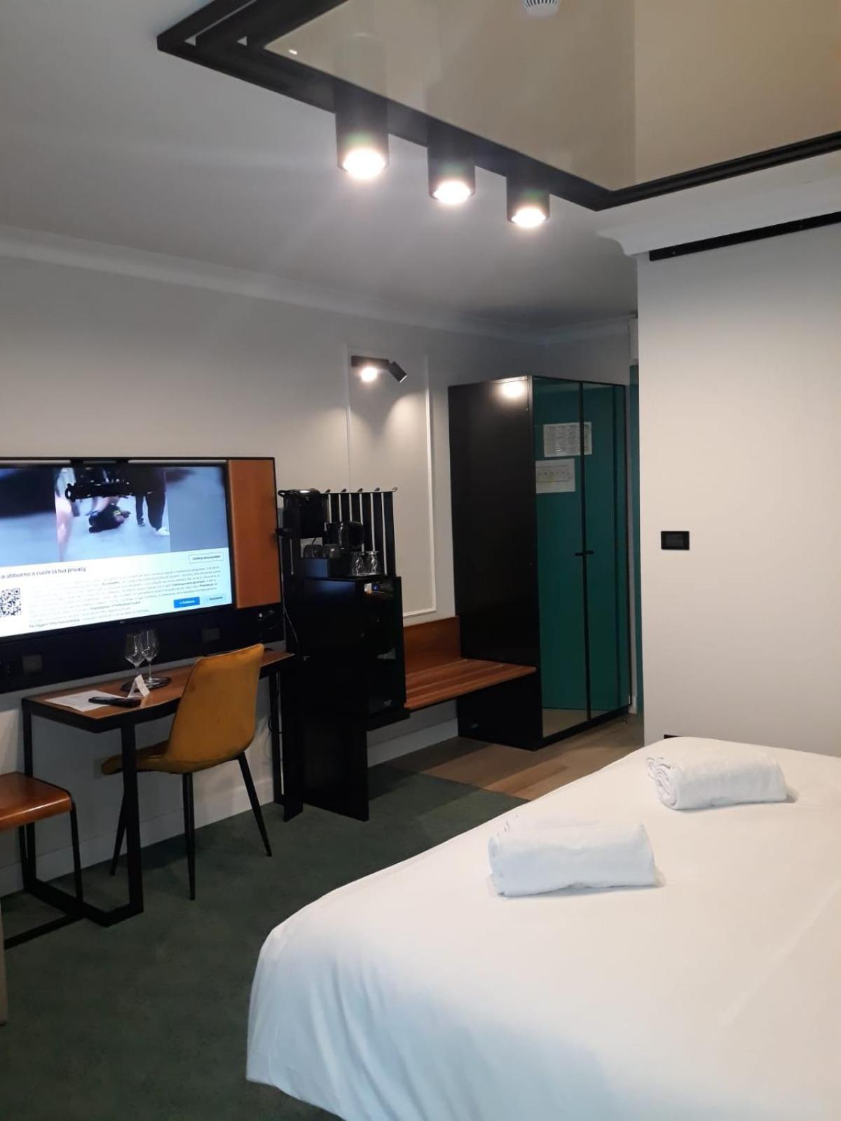 בארצ'יס Hotel Celis מראה חיצוני תמונה