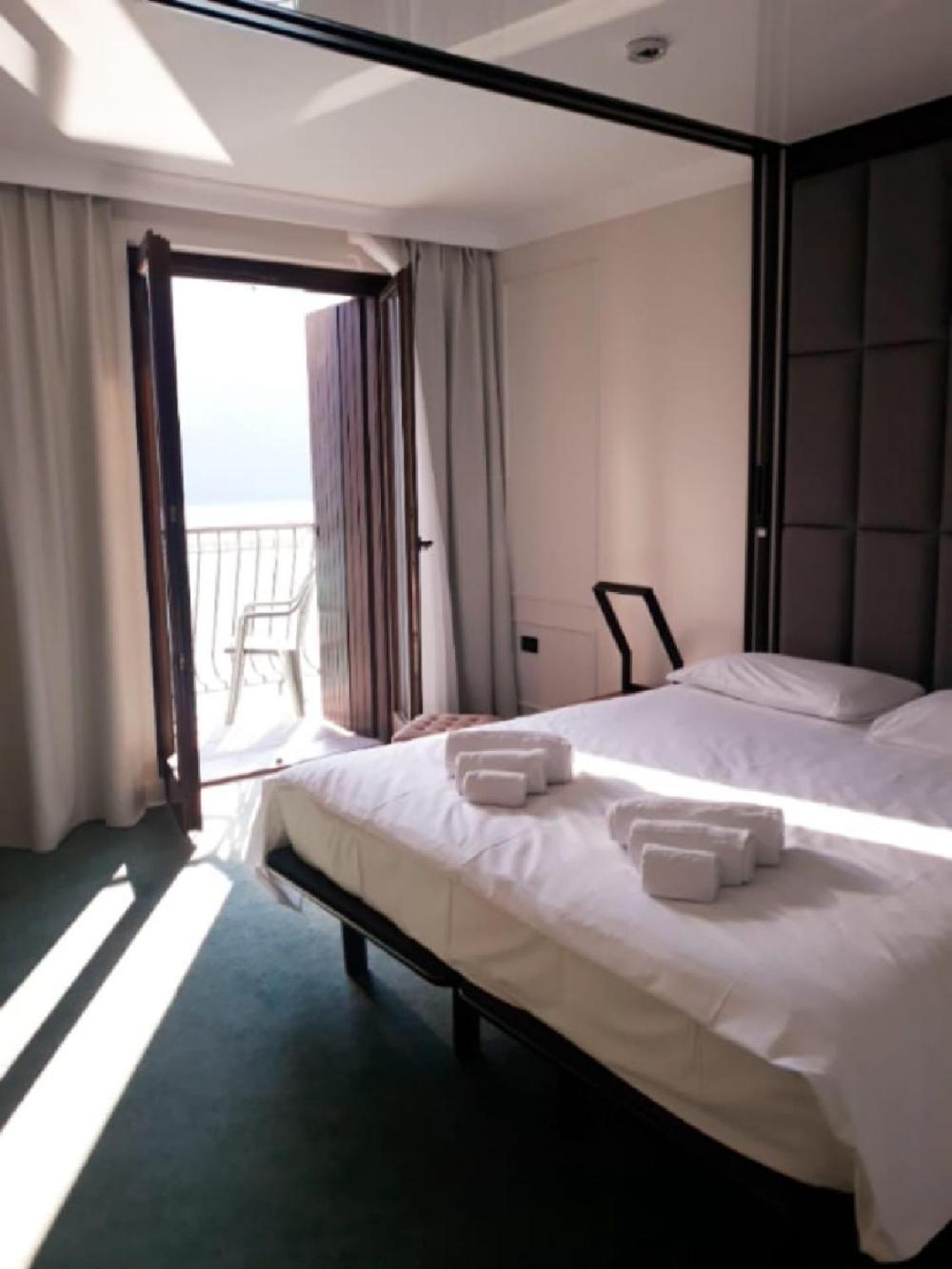 בארצ'יס Hotel Celis מראה חיצוני תמונה