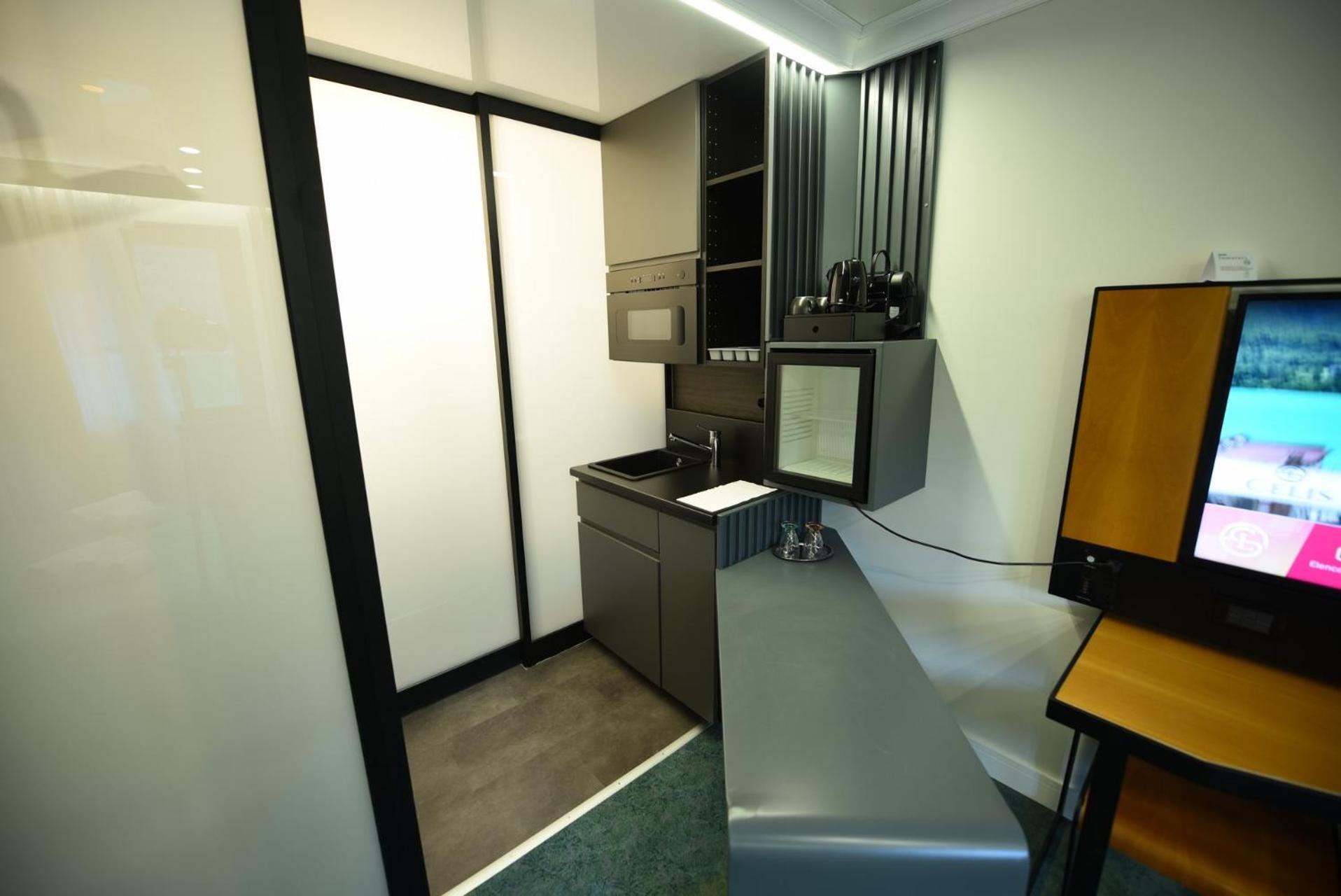בארצ'יס Hotel Celis מראה חיצוני תמונה