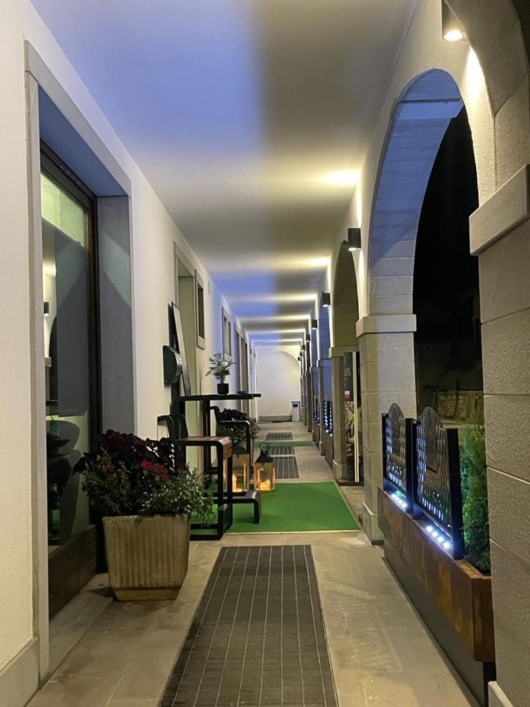 בארצ'יס Hotel Celis מראה חיצוני תמונה
